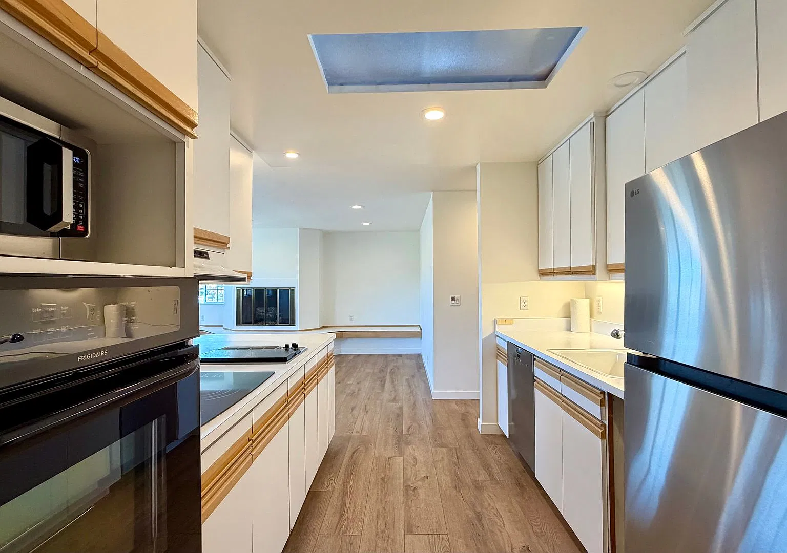 Outside Leasing - 554 Miller Ave. — Photo 4