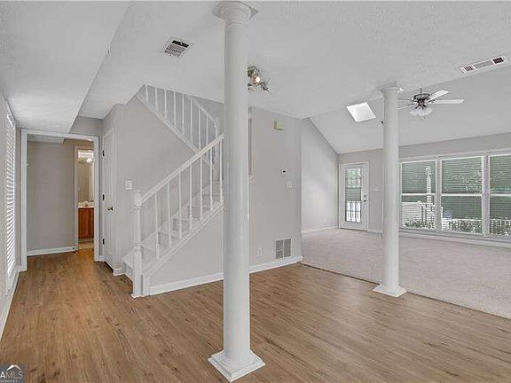 5th image of 397 Ravinia Way