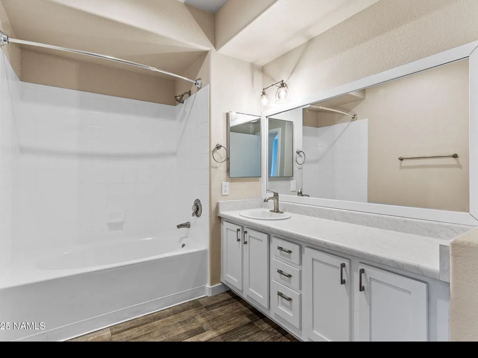 1 bed, 745 sqft, $1,850 — Photo 4
