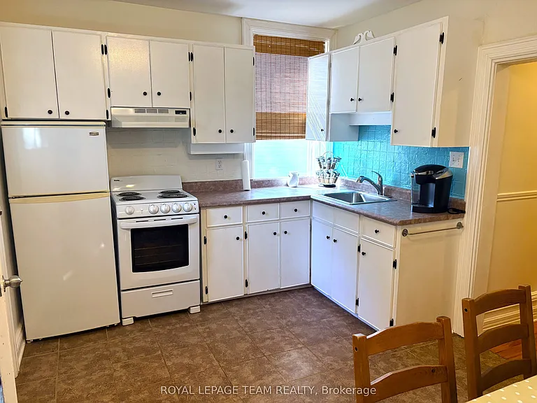 17 Adelaide St #1 — Photo 6
