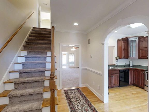 2nd image of 4890 Independence Dr APT 9