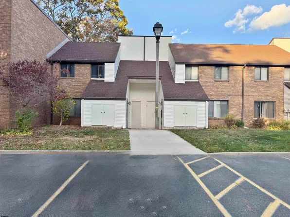 21 Country Birch Ln #21, Egg Harbor Township, NJ 08234