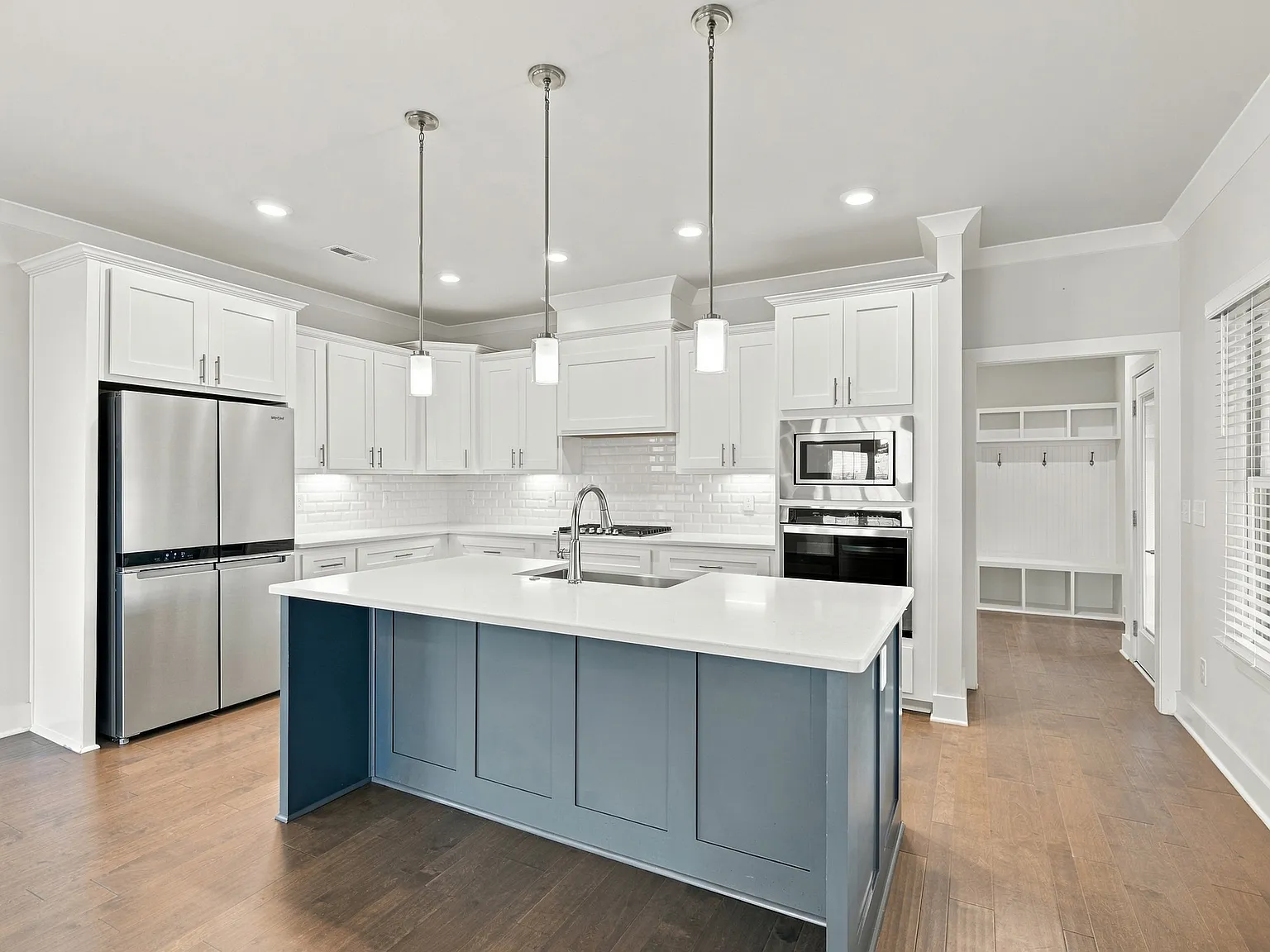 3 bed, 1841 sqft, $2,395 — Photo 3