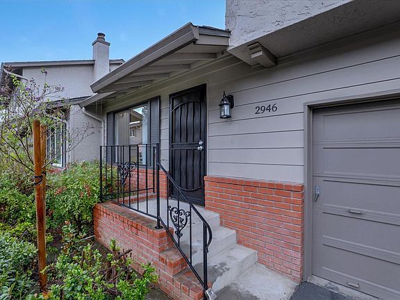 3rd image of 2946 Moorpark Ave