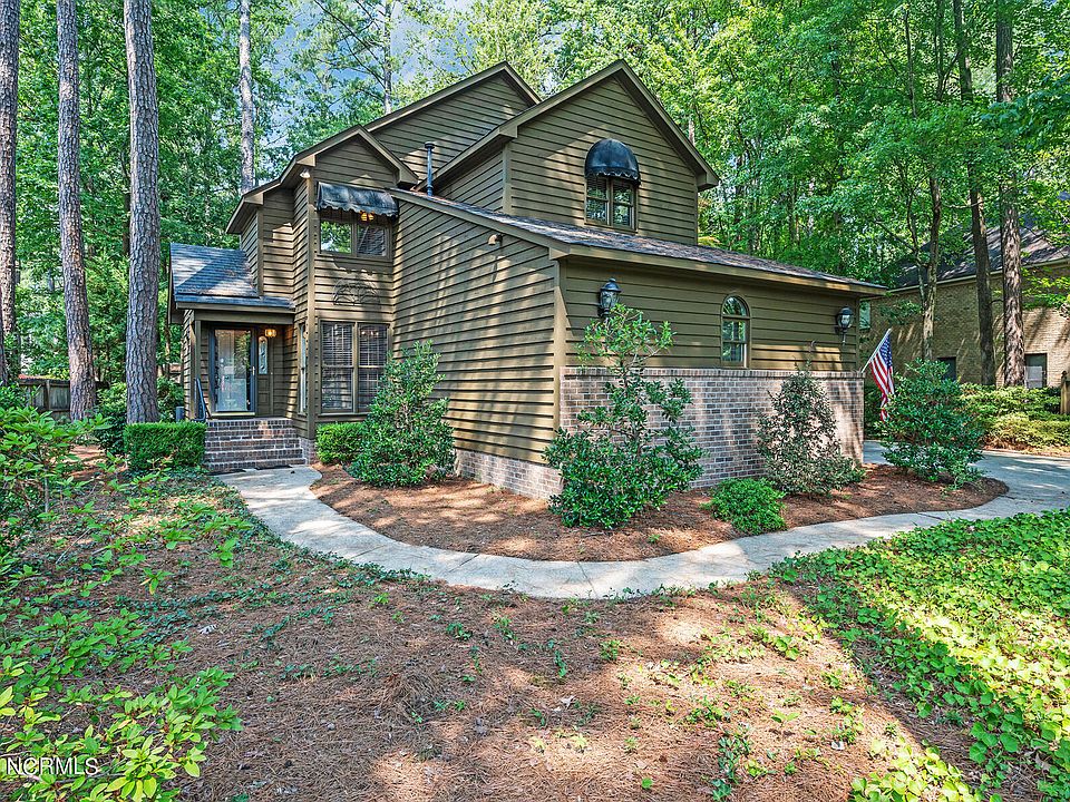1st image of 208 Bristol Court