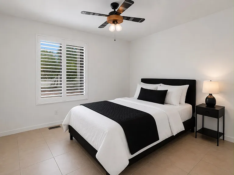 7250 E Paradise Dr — Photo 13