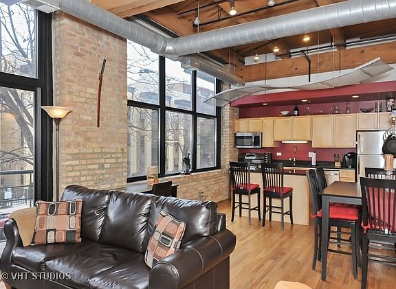 5th image of 2300 W Wabansia Ave APT 130