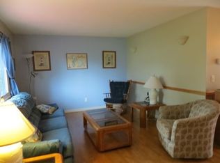 946 Roberts St, Sheffield Lake, OH 44054