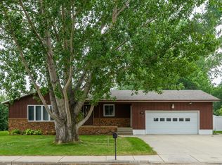 1713 1st St NE, Mandan, ND 58554