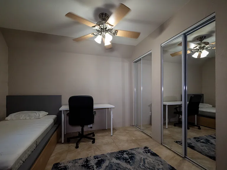 941 N Euclid Ave #121 — Photo 7