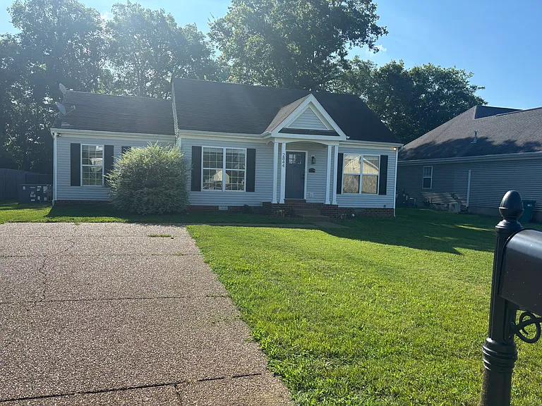 2844 Scoville Ln — Photo 1
