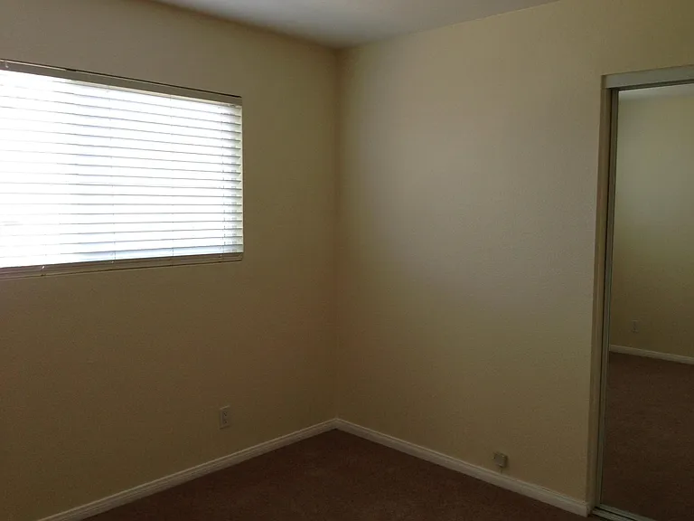 2478 Cambridge Ave — Photo 12