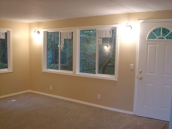 Spacious living room