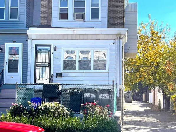 6013 Charles St, Philadelphia, PA 19135