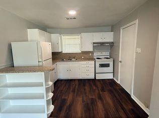 1300 S Madison St, Kaufman, TX 75142