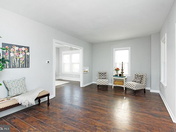 4th image of 216 Glenwood Ave