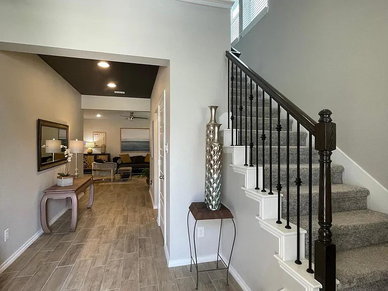 1700 Emilia Dr — Photo 4
