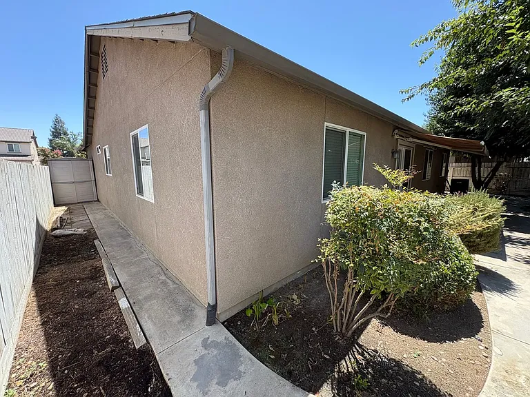 4704 W Rialto Ave — Photo 33