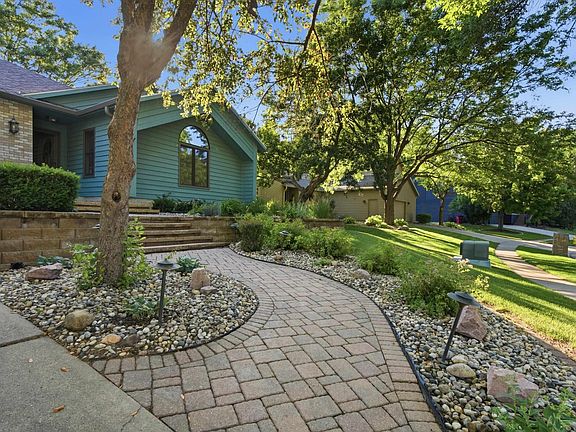 5th image of 4517 S River Oaks Dr