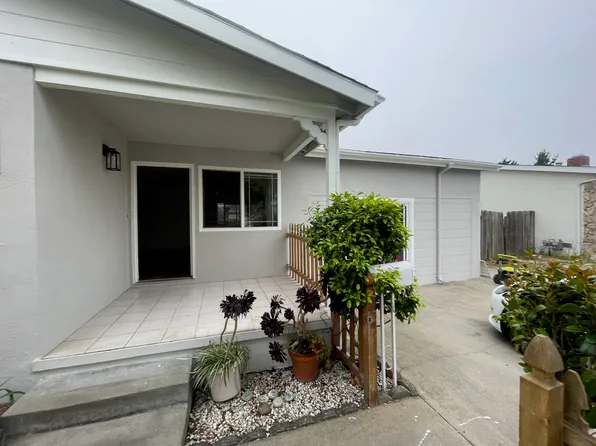 484 Ferris Ave, Marina, CA 93933