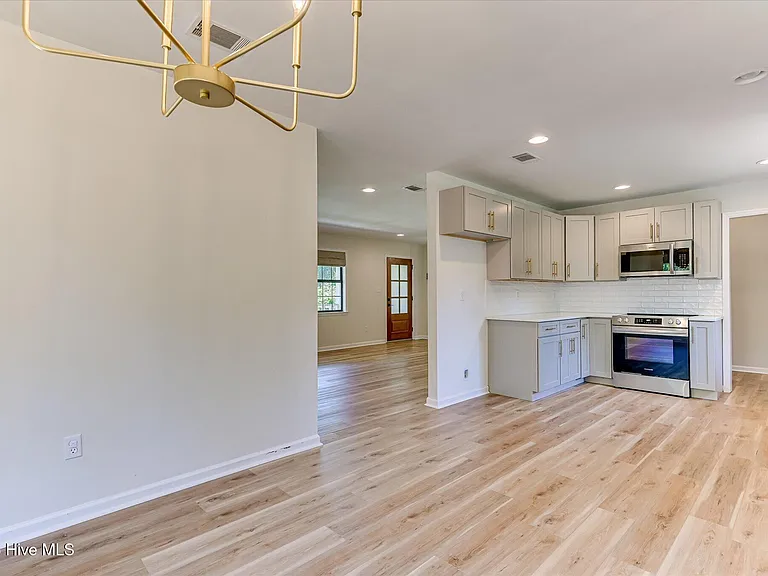 139 Crawford Dr — Photo 12