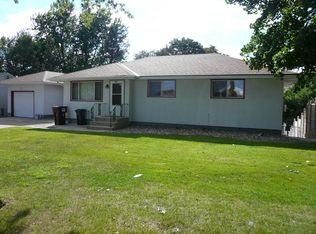 1657 Woodbridge St, Saint Paul, MN 55117