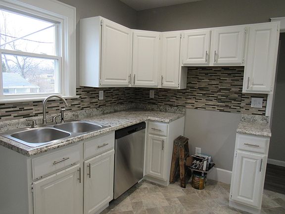 2nd image of 1151 Calvin St