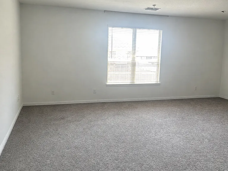 1516 White Water Way — Photo 13