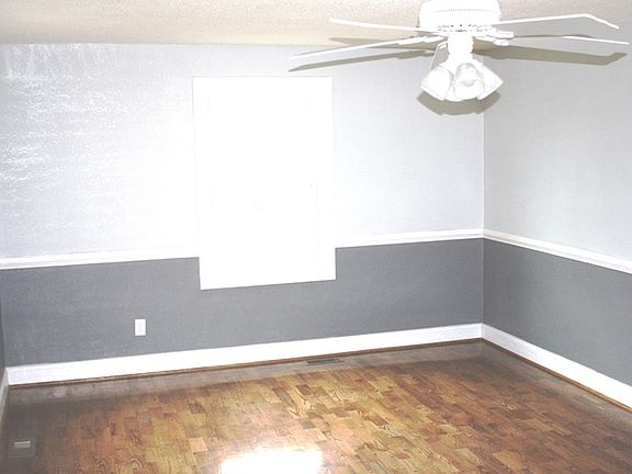 4th image of 100 Sunrise Ave