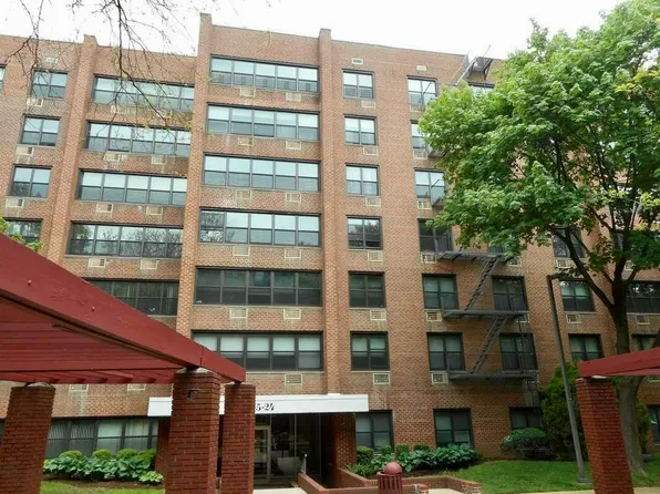 75-24 Bell Blvd #3, Oakland Gardens, NY 11364