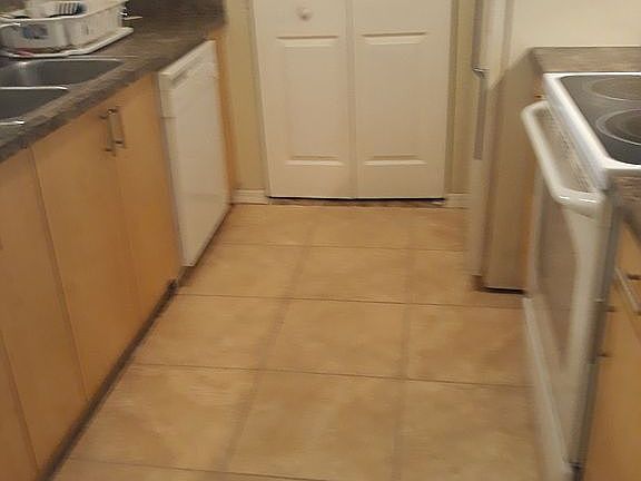 4th image of 2409 Belmont Ln