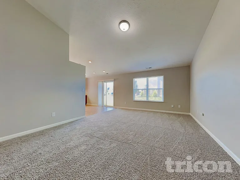4822 Penoyer Ln — Photo 2