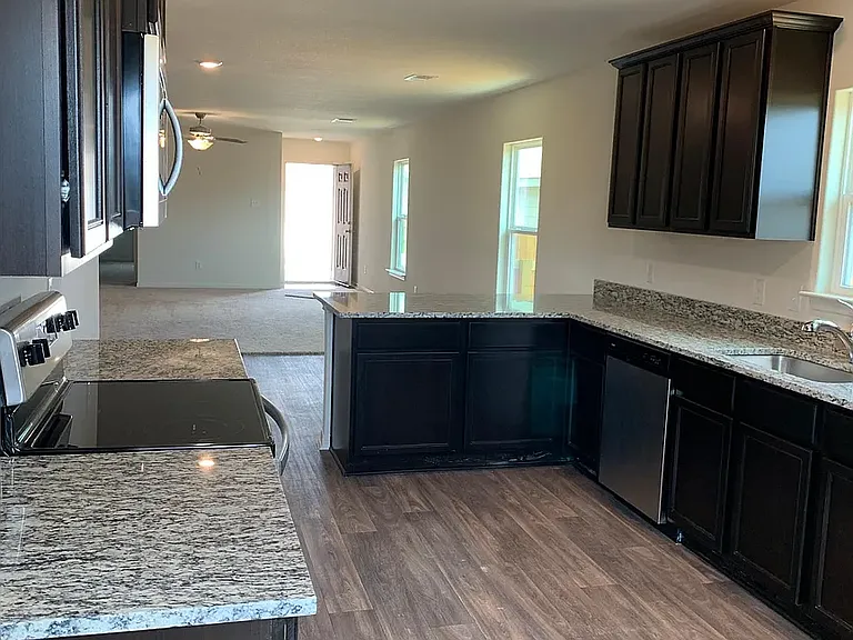 108 N Allington Cir — Photo 8