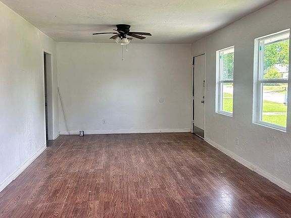 2nd image of 3905 SE 23rd St