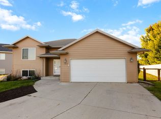 723 Leprechaun Cir, Brookings, SD 57006