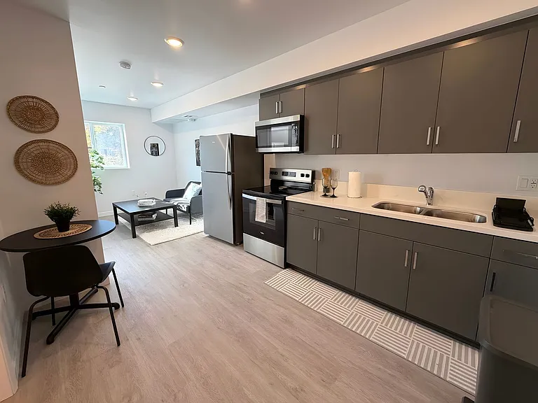 Gorgeous 1 bed/1 bath Apartments ~ LA City Section 8 Voucher Accepted! — Photo 8