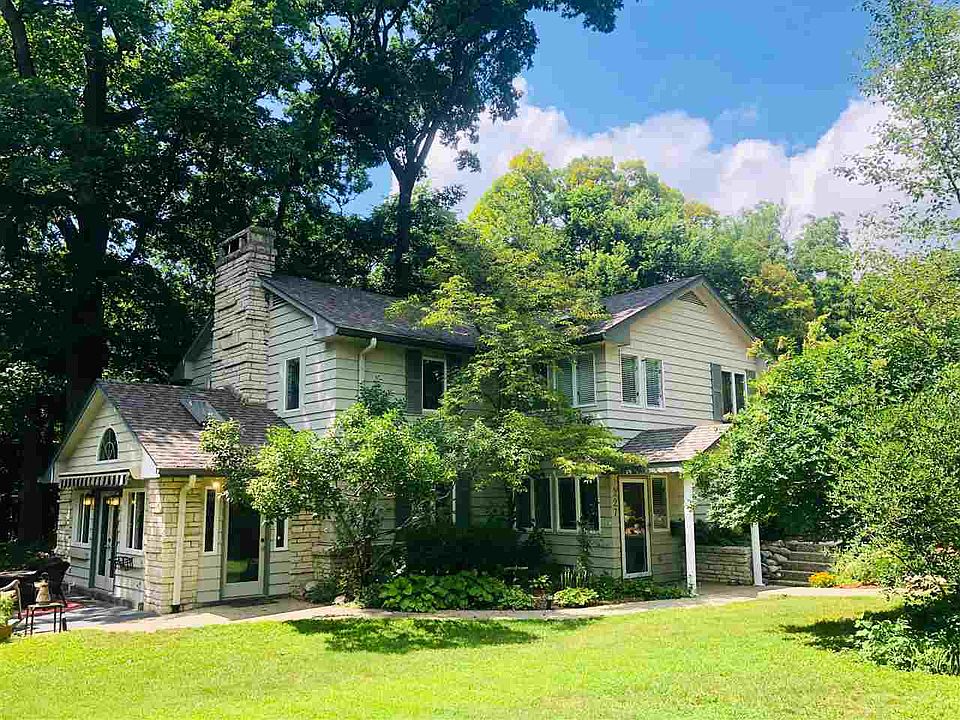 1st image of 227 E Oak Park Dr