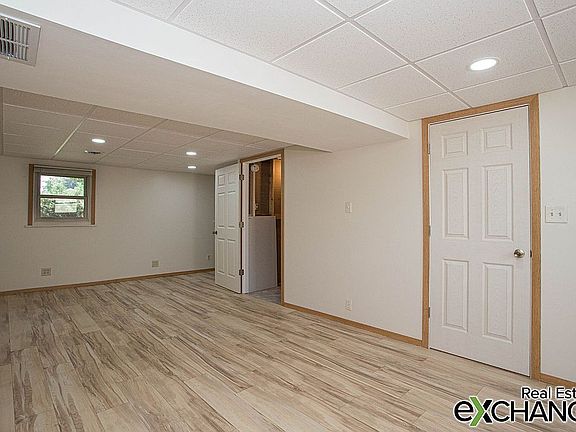 5th image of 1528 Spruce Hills Dr