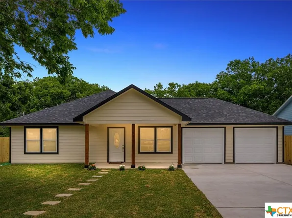 1318 Torres St, Lockhart, TX 78644