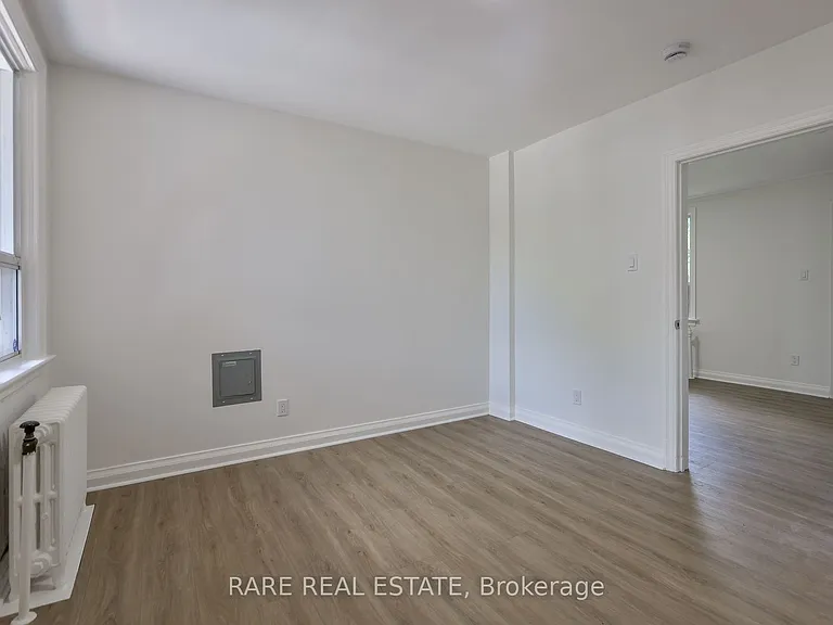 2367 1/2 Queen St E #B — Photo 16