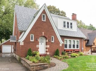 25 N Edison Ave, Elgin, IL 60123