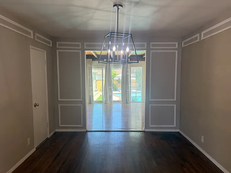 16823 Magnolia Blvd — Photo 13
