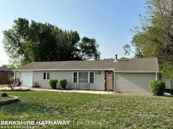 3811 E Seedling Mile Rd, Grand Island, NE 68801