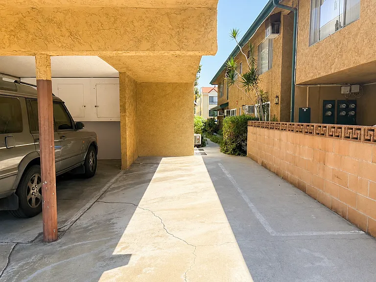 333 N Monterey St — Photo 19