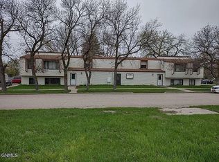 208 5th St S, New Rockford, ND 58356