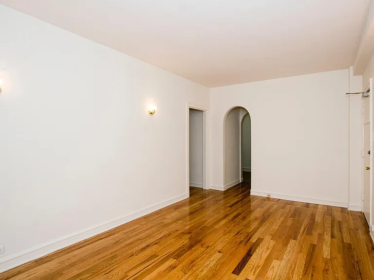 5036 N Sheridan Rd — Photo 4