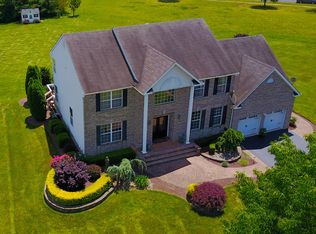 901 Oakley Dr, Freehold, NJ 07728