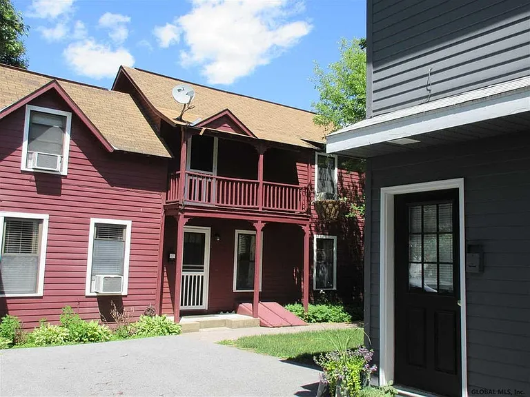 23 George St #B — Photo 2