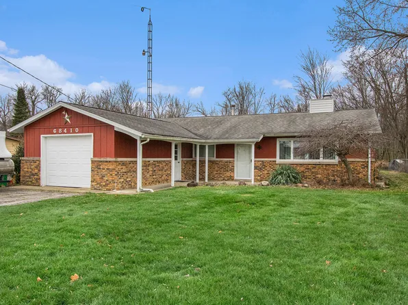 68410 N Channel Pkwy, Edwardsburg, MI 49112