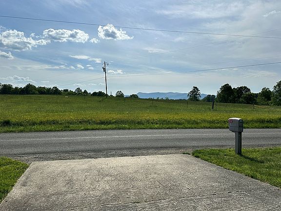 3rd image of 87 Oak Ridge Rd